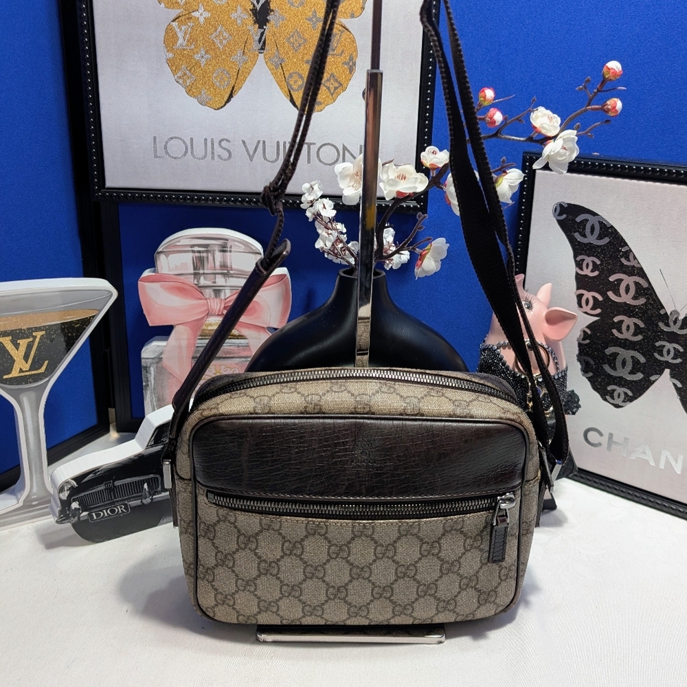 Gucci GG Supreme Coated Canvas And Leather Crossbody  Purse - Vintage 🔥